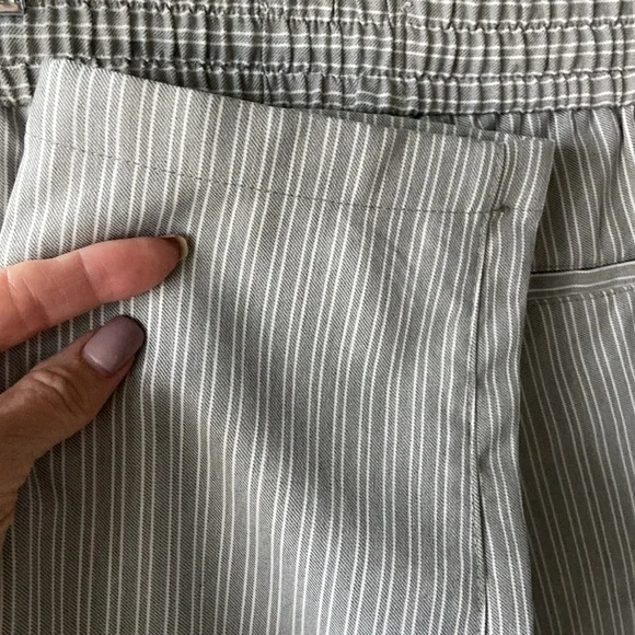 Topman pants, gray and white strip, elastic drawstring waist.  SZ W 30 L 32. - Picture 5 of 5